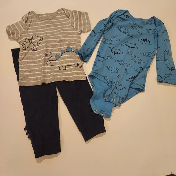 Carter's Baby Boy 3-Piece Dinosaur Bodysuit, Tee and Pant Set in Size 18 Months - Picture 2 of 12